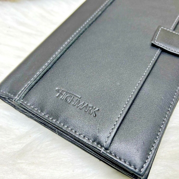 Leed's Bags Leeds Highmark Black Genuine Leather Travel Wallet